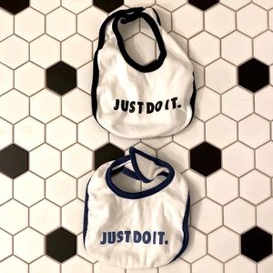 NIKE | SET OF 2 BIBS